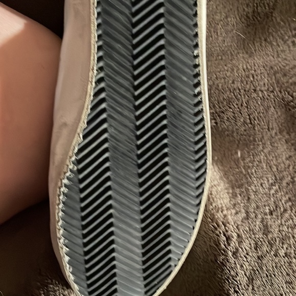 Golden Goose Woman Shoes - Picture 5 of 8